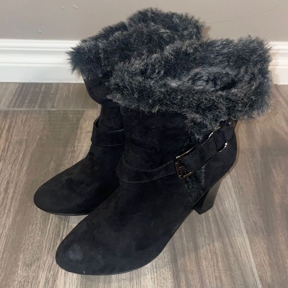 Dana Buchman Black Fur Line Bootie - Picture 1 of 2